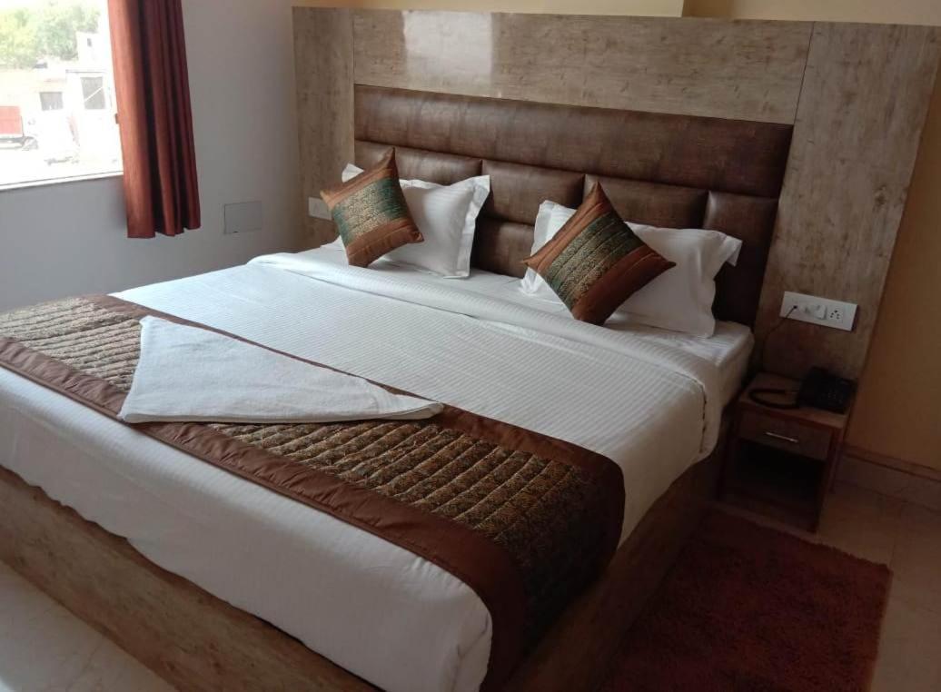 Hotel Broadway นิวเดลี ภายนอก รูปภาพ